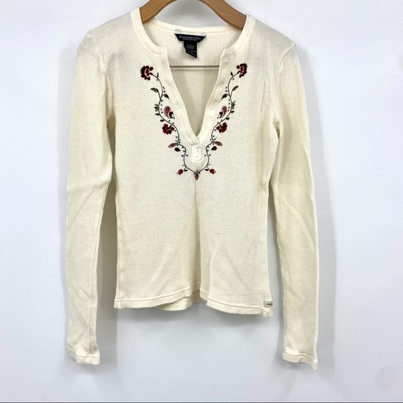 Abercrombie & Fitch embroidered thermal crop top L - Picture 1 of 7
